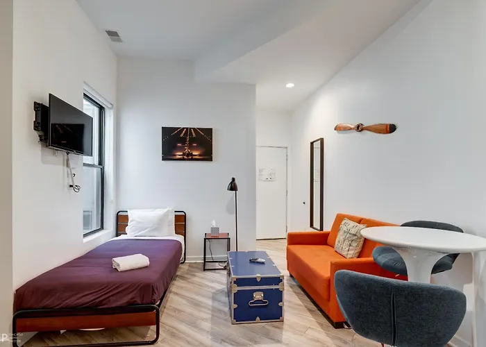 747 Lofts By Redawning - River West, Third Floor