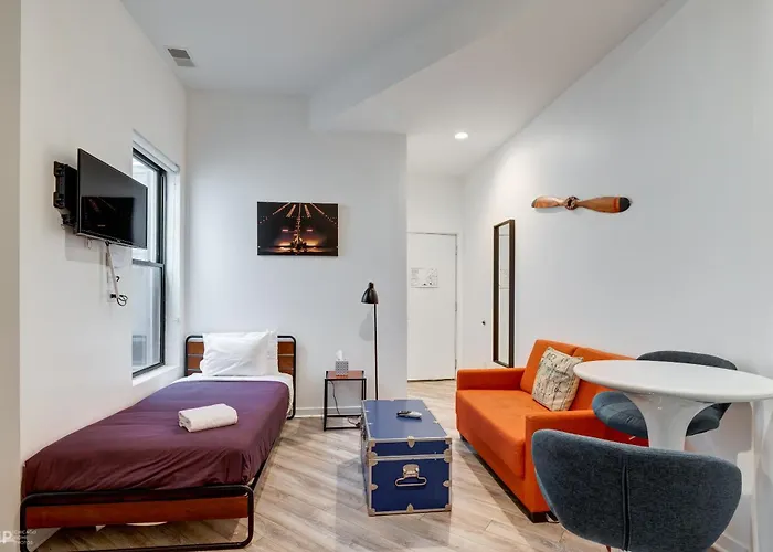 747 Lofts By Redawning - River West, Third Floor Hotel Chicago