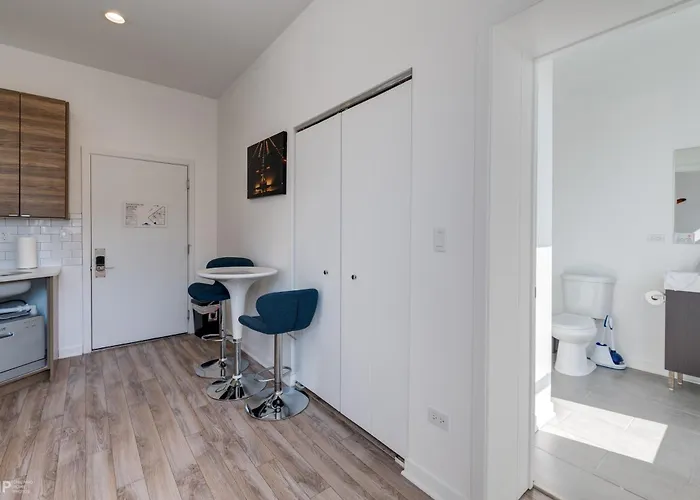 Hotel 747 Lofts By Redawning - River West, Third Floor *