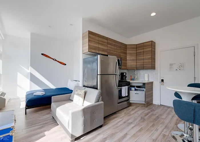 747 Lofts By Redawning - River West, Third Floor *