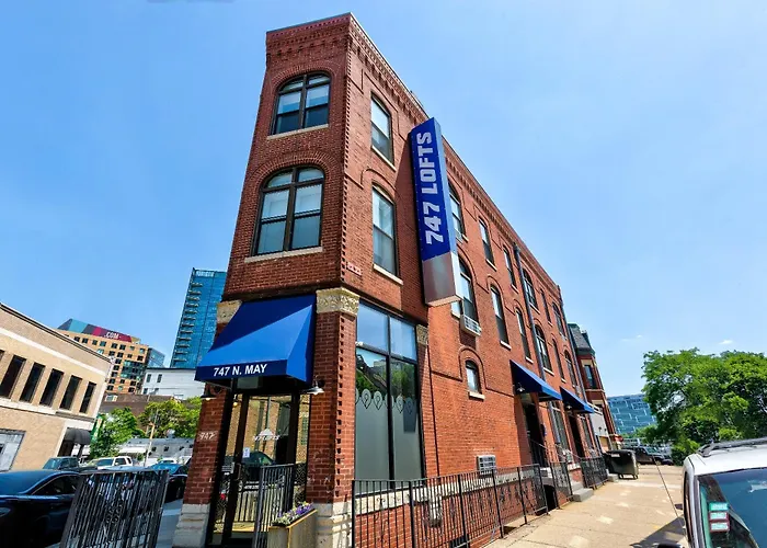 747 Lofts By Redawning - River West, Third Floor