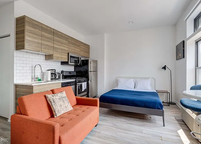 Отель 747 Lofts By Redawning - River West, Third Floor